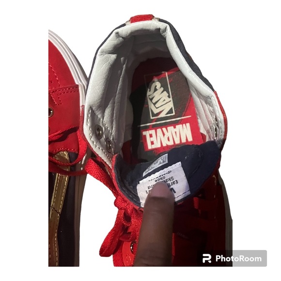Van X Marvel Captain  Limited Edition Sold Out SK8 High Top Men 5.5 or Women 7. - Picture 7 of 11